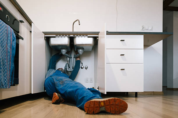 Professional Emergency Plumber technician working in Hillsdale, IN